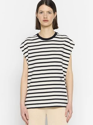 T-shirt z nadrukiem closed
