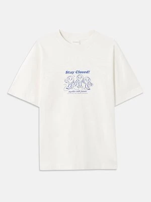 T-shirt z nadrukiem closed