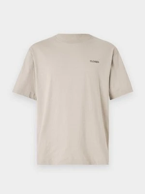 T-shirt z nadrukiem closed