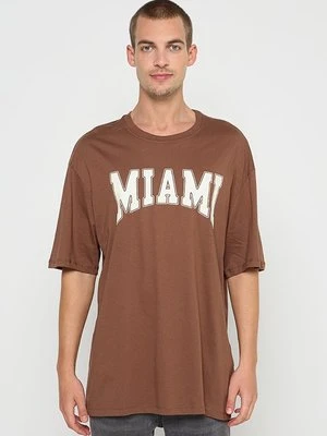 T-shirt z nadrukiem DeFacto