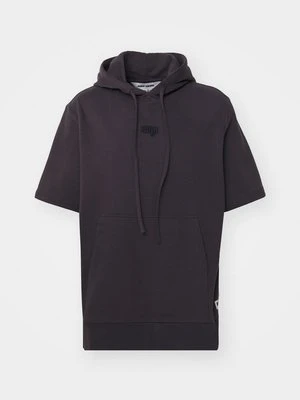 T-shirt z nadrukiem Dhruv Kapoor