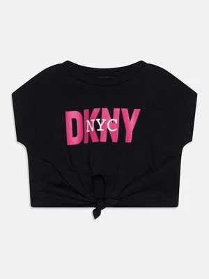 T-shirt z nadrukiem DKNY