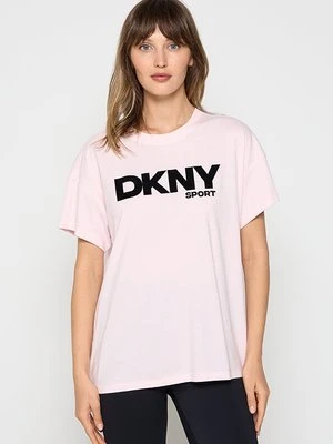 T-shirt z nadrukiem DKNY jasnoróżowy