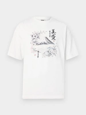 T-shirt z nadrukiem drykorn