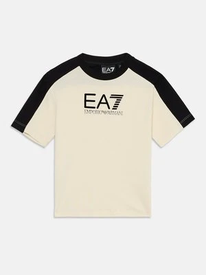 T-shirt z nadrukiem EA7 Emporio Armani biały