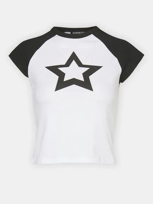 T-shirt z nadrukiem Even&Odd