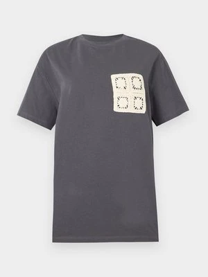 Zdjęcie produktu T-shirt z nadrukiem Even&Odd szary