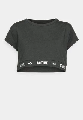 T-shirt z nadrukiem Even&Odd active