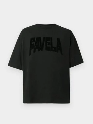T-shirt z nadrukiem FAVELA
