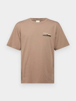 T-shirt z nadrukiem Filling Pieces