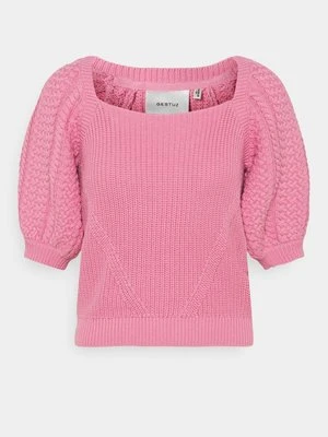 T-shirt z nadrukiem Gestuz