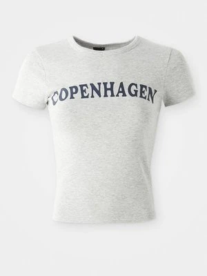 T-shirt z nadrukiem Gina Tricot