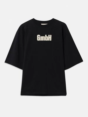 T-shirt z nadrukiem GmbH