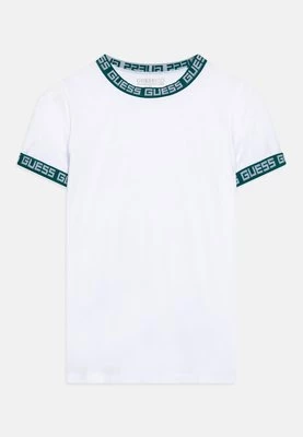 T-shirt z nadrukiem Guess