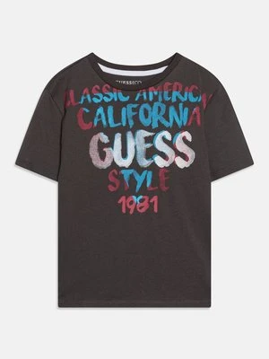 T-shirt z nadrukiem Guess