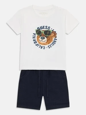 T-shirt z nadrukiem Guess