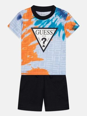 T-shirt z nadrukiem Guess