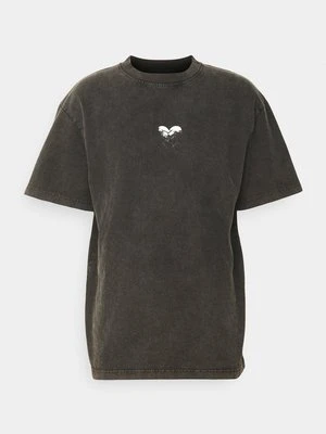 T-shirt z nadrukiem Han Kjøbenhavn