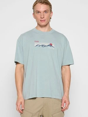 T-shirt z nadrukiem Hollister Co.