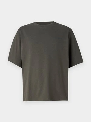T-shirt z nadrukiem Holzweiler