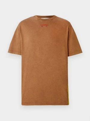 T-shirt z nadrukiem Iceberg