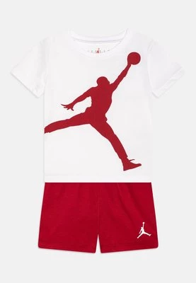 T-shirt z nadrukiem Jordan