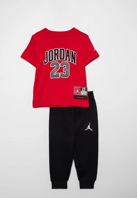 T-shirt z nadrukiem Jordan