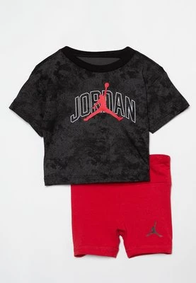 T-shirt z nadrukiem Jordan