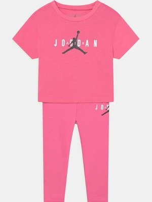 T-shirt z nadrukiem Jordan