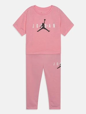 T-shirt z nadrukiem Jordan
