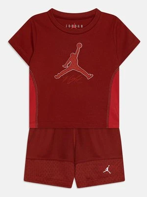 T-shirt z nadrukiem Jordan