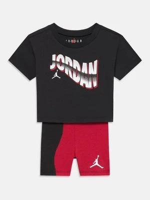T-shirt z nadrukiem Jordan
