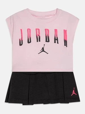T-shirt z nadrukiem Jordan