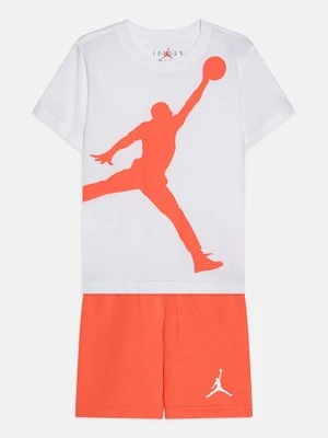 T-shirt z nadrukiem Jordan