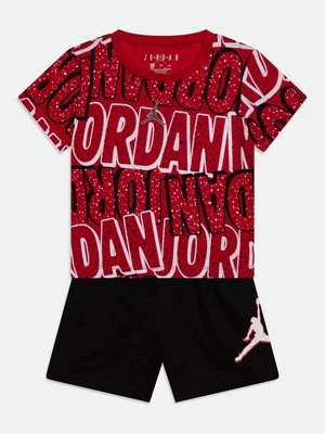 T-shirt z nadrukiem Jordan