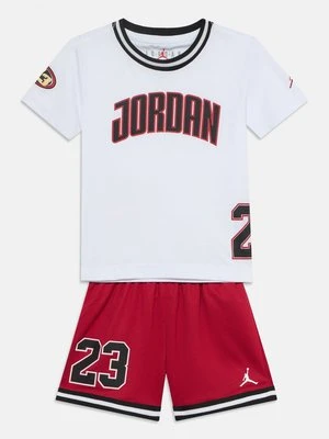 T-shirt z nadrukiem Jordan