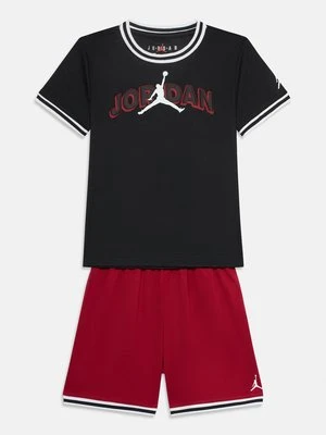 T-shirt z nadrukiem Jordan