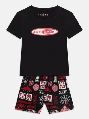 T-shirt z nadrukiem Jordan czarny