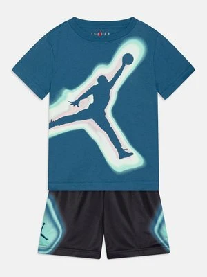 T-shirt z nadrukiem Jordan