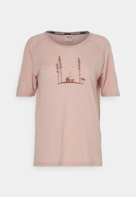 T-shirt z nadrukiem Kari Traa