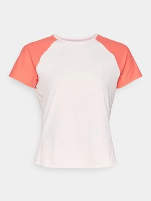 T-shirt z nadrukiem Kari Traa
