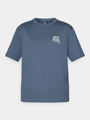 T-shirt z nadrukiem Karma8a