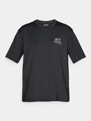 T-shirt z nadrukiem Karma8a