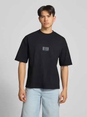T-shirt z nadrukiem logo i okrągłym dekoltem REVIEW