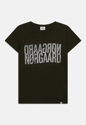 T-shirt z nadrukiem Mads Nørgaard