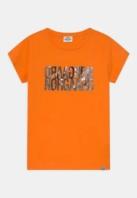 T-shirt z nadrukiem Mads Nørgaard