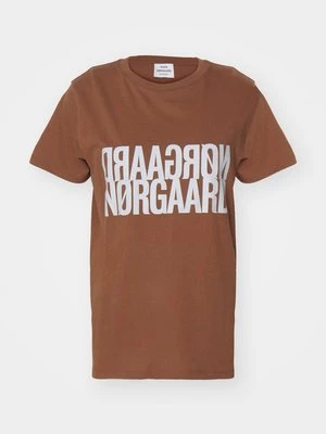 T-shirt z nadrukiem Mads Nørgaard