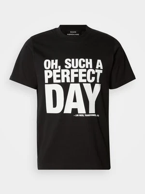 T-shirt z nadrukiem Mads Nørgaard