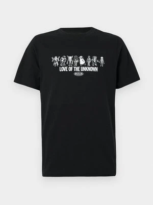 T-shirt z nadrukiem Mads Nørgaard