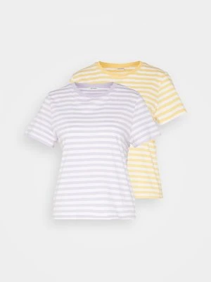 T-shirt z nadrukiem Monki